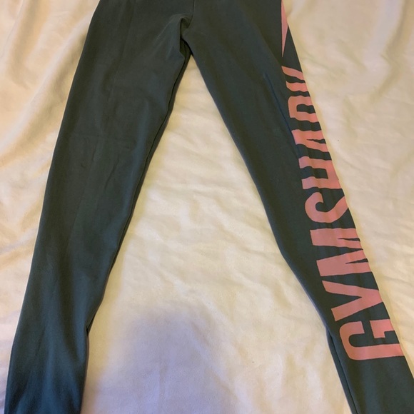 Gym shark - Picture 2 of 2